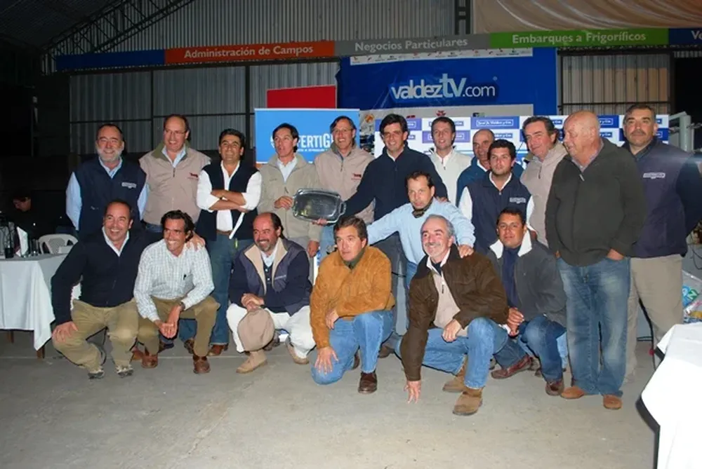 Integrantes de la Sociedad de Criadores de Hereford y de Valdez y Cía