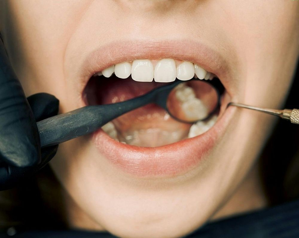 Visitar al dentista regularmente podría hacer más por tu salud general de lo que imaginas.