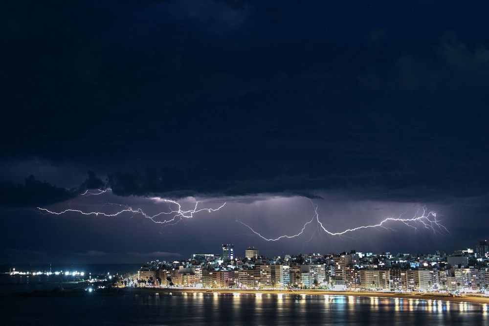 Tormenta eléctrica en Montevideo el 1° de enero de 2025