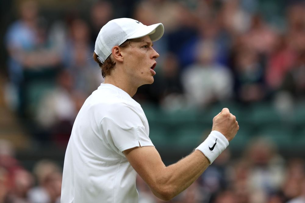 Jannik Sinner sigue firme en Wimbledon.