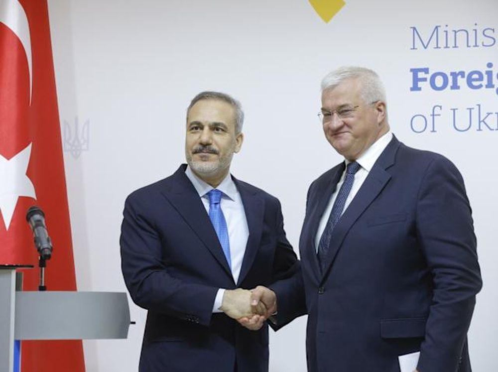 El ministro de Exteriores turco, Hakan Fidan, informa a Kiev sobre las negociacioes con Moscú