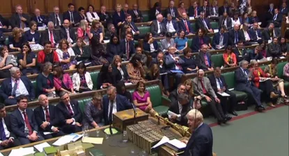 otro reves para johnson: aprueban nuevo aplazamiento del brexit