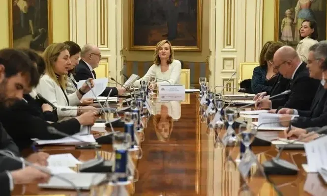 La ministra de Educación, Formación Profesional y Deportes, Pilar Alegría, preside una reunión con los consejeros autonómicos de Educación, en la sede del Ministerio, a 31 de enero de 2024