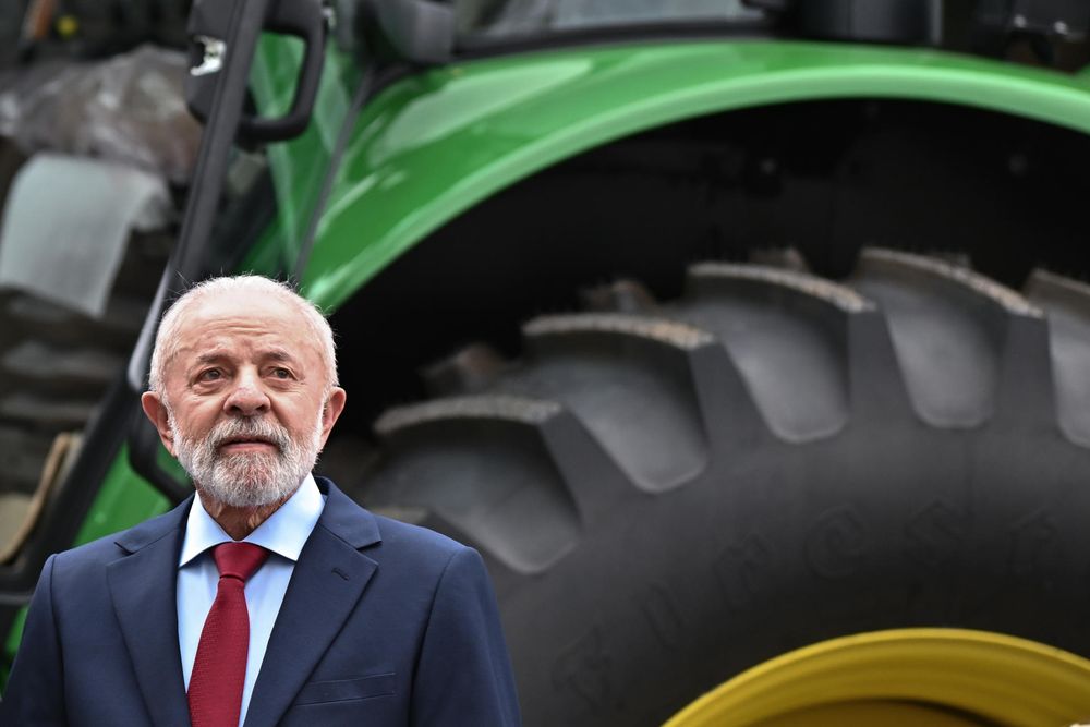 Lula da Silva cuando participó en la reunión del Comité Nacional de Política Energética, en Brasilia, instancia en la que anunció un aumento de los porcentajes de biocombustibles en la gasolina y el diésel, lo que presentó como una contribución del país con el combate al cambio climático.