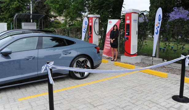 Se inauguró la primera estación de carga ultrarrápida para vehículos eléctricos en Uruguay