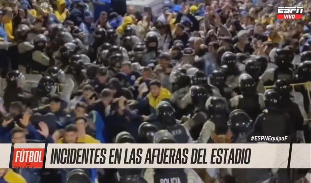 Incidentes y golpes entre hinchas de Boca y la Policía Republicana