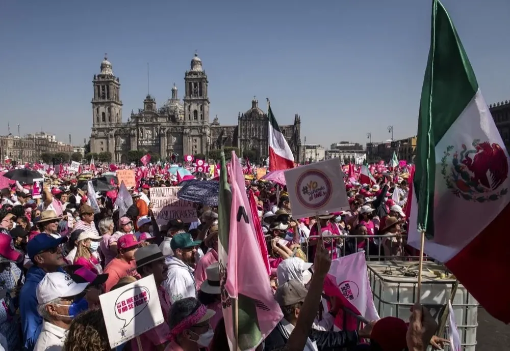 Protestas en México en contra de la reforma electoral impulsada por AMLO