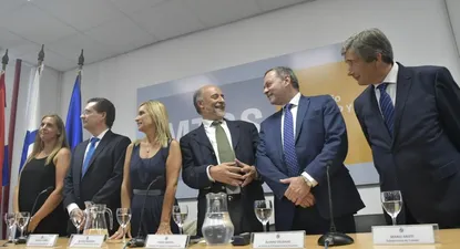 Valentina Arlegui, Rodrigo Ferrés, Beatríz Argimón, Pablo Mieres, Álvaro Delgado y Mario Arizti en el Ministerio de Trabajo