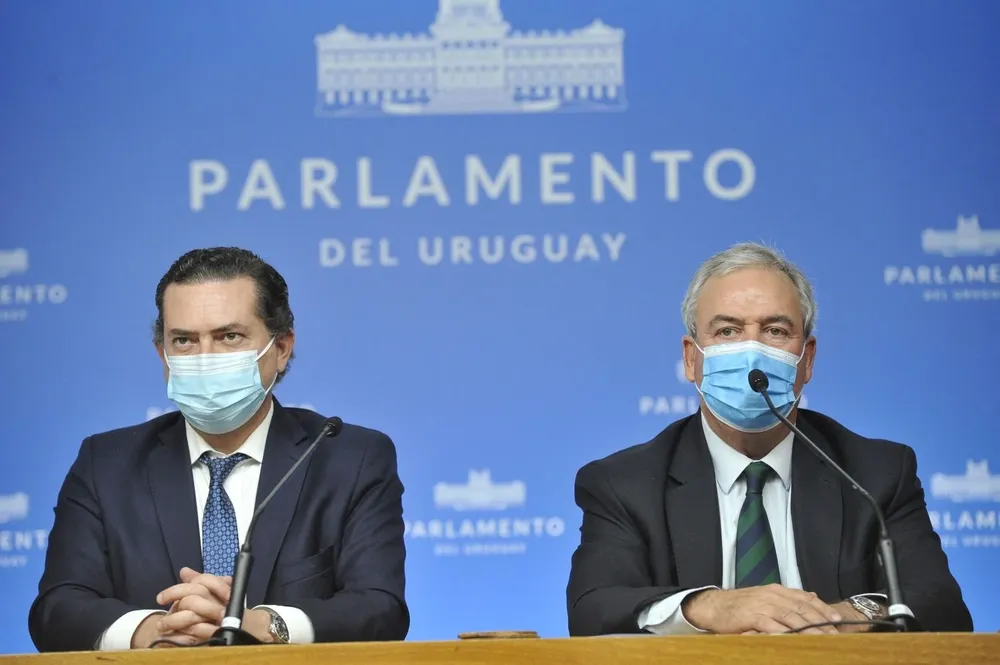 Ferrés y Heber defendieron el acuerdo y la extensión de la concesión en el Parlamento