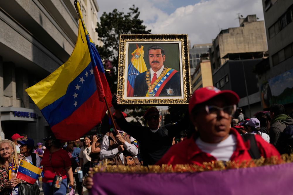 Marcha de simpatizantes chavistas en Caracas tras la captura de Maduro