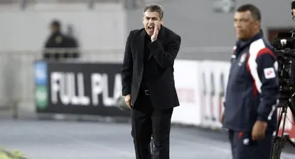 Pablo Bengoechea dirigiendo a Alianza Lima