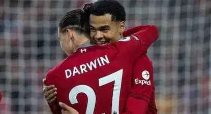 Darwin con el número 27 en la espalda