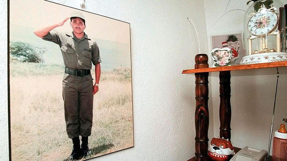 Al puertorriqueño David Sanes lo mató una bomba lanzada por error por un soldado estadounidense en Vieques el año 1999.