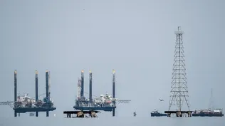 El barril Brent y el WTI subieron algo más de 7% en la jornada