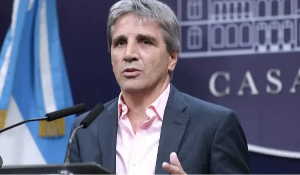 El Gobierno de Milei consiguió superávit financiero también en febrero, anunció Caputo