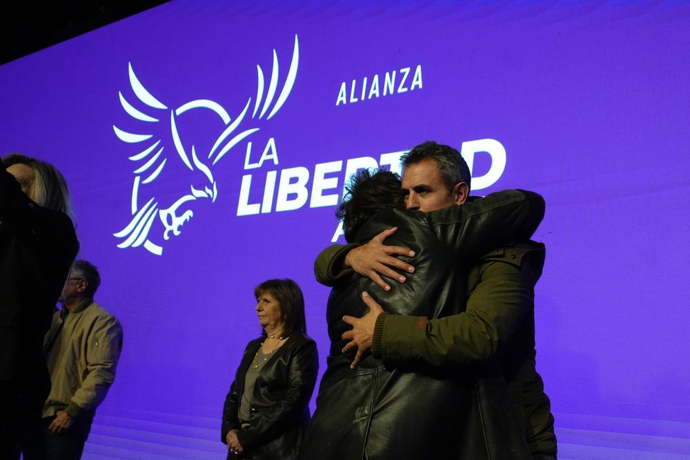 Javier Milei blindó a Karina Milei y no habilitará los cambios que pidió Santiago Caputo de cara a octubre.