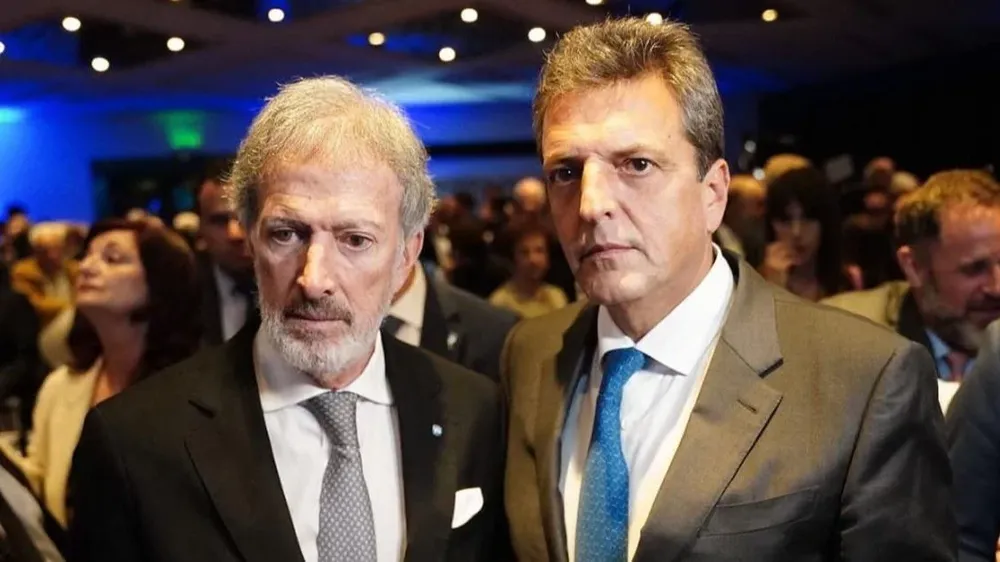 Massa con el presidente de la DAIA Jorge Knoblovits