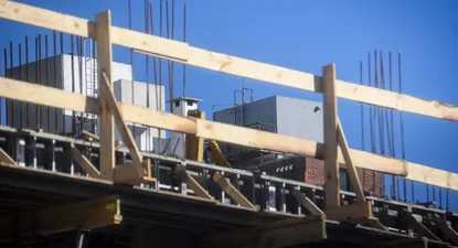 Caída de más de 40% en los flujos de créditos hipotecarios en el último año está dejando a un gran perjudicado: la construcción.