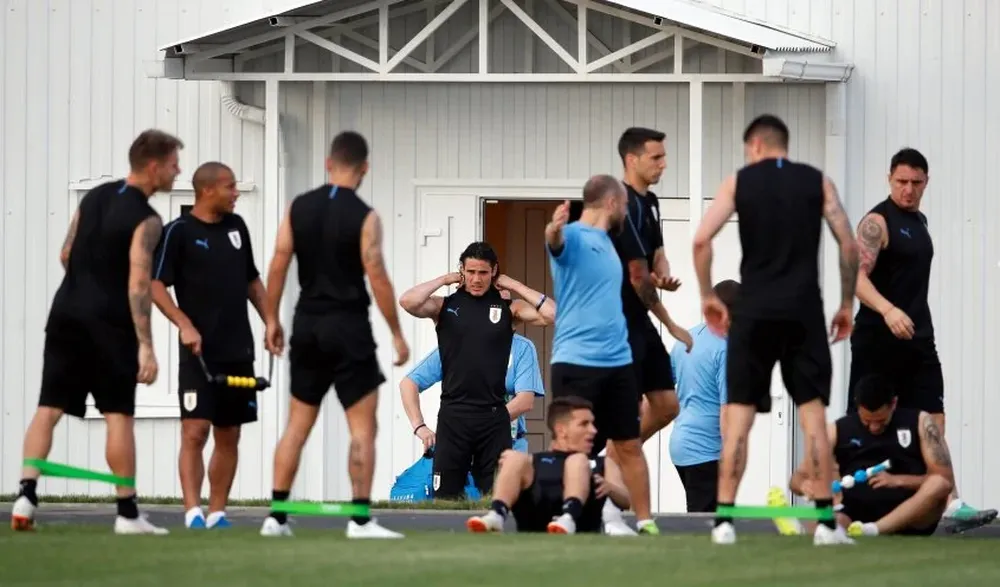 Los jugadores de Uruguay entrenando en Rusia