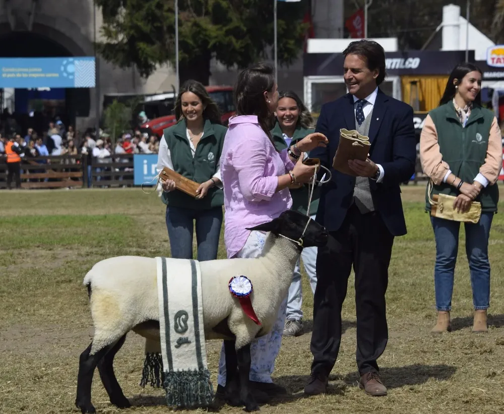 María José junto al presidente de la República en el Desfile de Grandes Campeones de Expo Prado 2022.