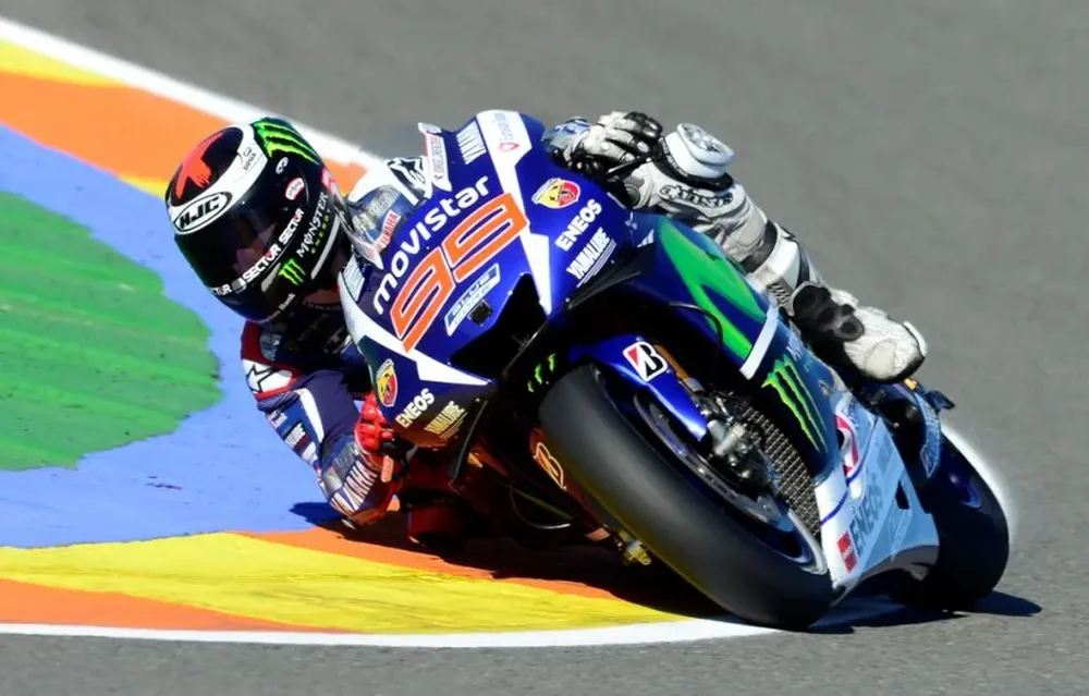Jorge Lorenzo, voló en Cheste, hizo el récord y saldrá desde la Pole