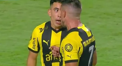 El insólito cara a cara entre Leonardo Fernández y Javier Cabrera en pleno partido entre Peñarol y Racing