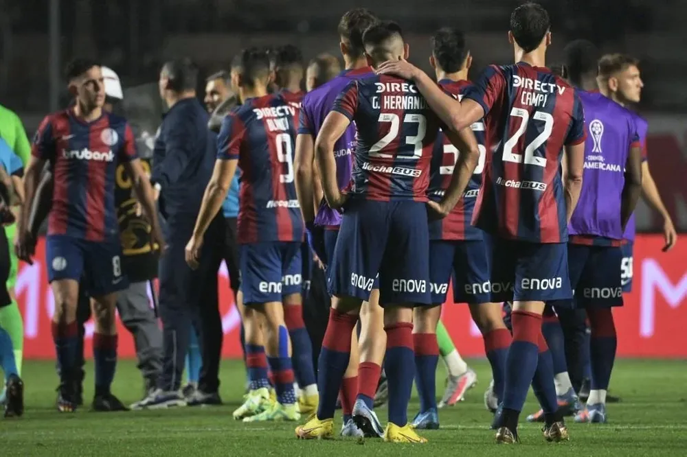 San Lorenzo abrirá su camino mañana contra Lanús, de visitante, en la Zona B de la Copa de la Liga Profesional de Fútbol (LPF).