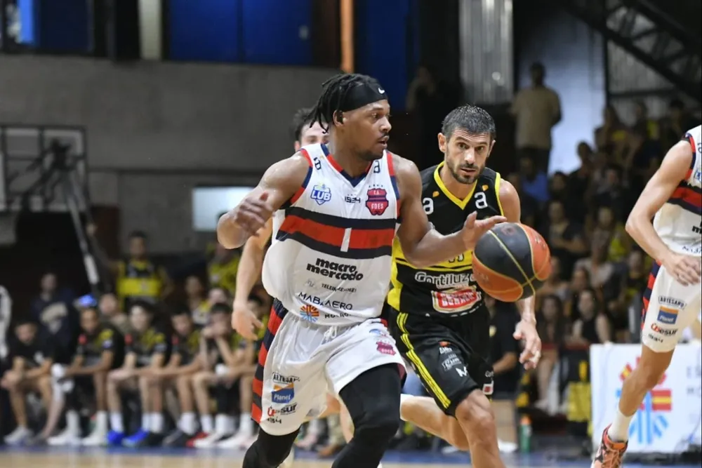 Adonte Parker supera a Leandro García Morales