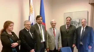 El presidente Tabaré Vázquez junto Mario Stefanoli, Jacobo Brodski y demás asistentes al encuentro