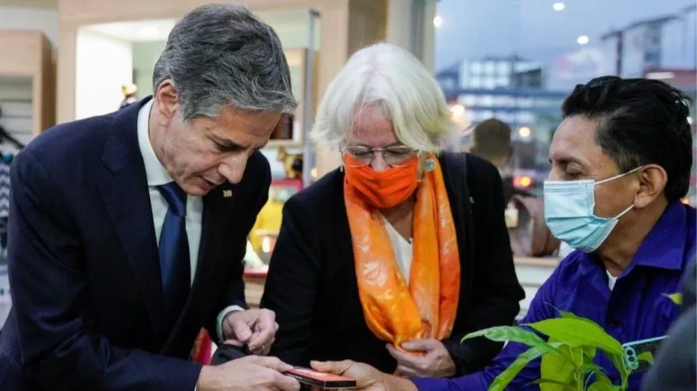 Blinken arrancó su viaje en Ecuador