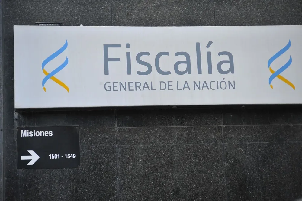 La función de un fiscal es incompatible con el desarrollo de actividades industriales, comerciales o agropecuarias