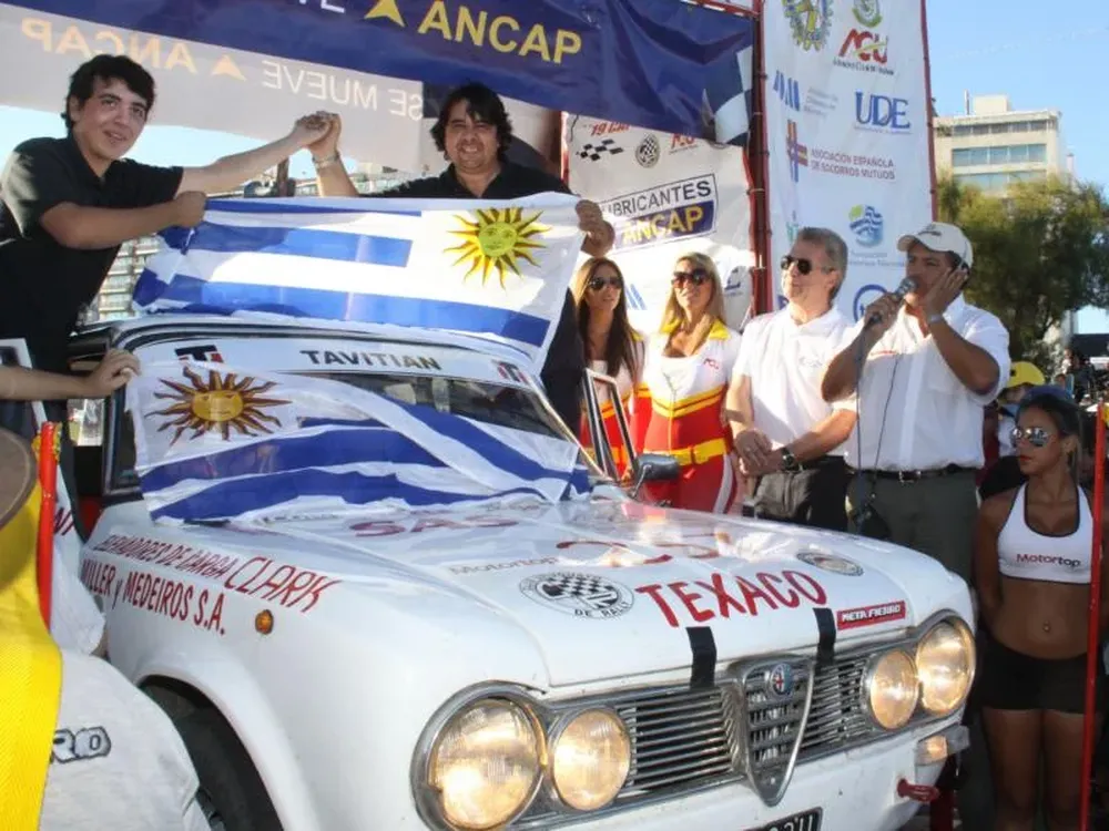 Carlos y Tincho Bermúdez festejan su triunfo