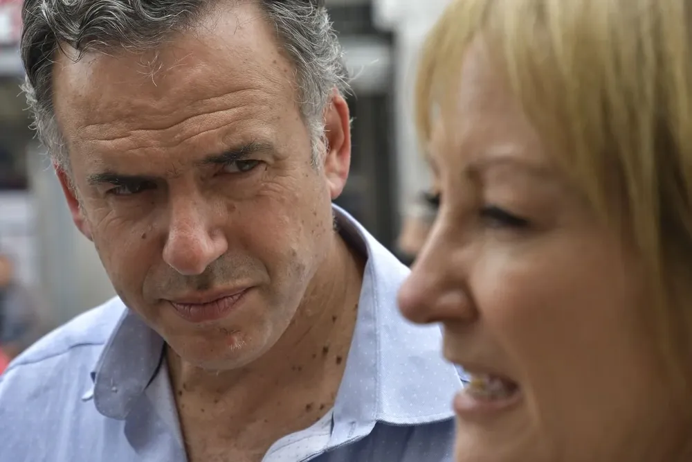 Yamandú Orsi y Carolina Cosse