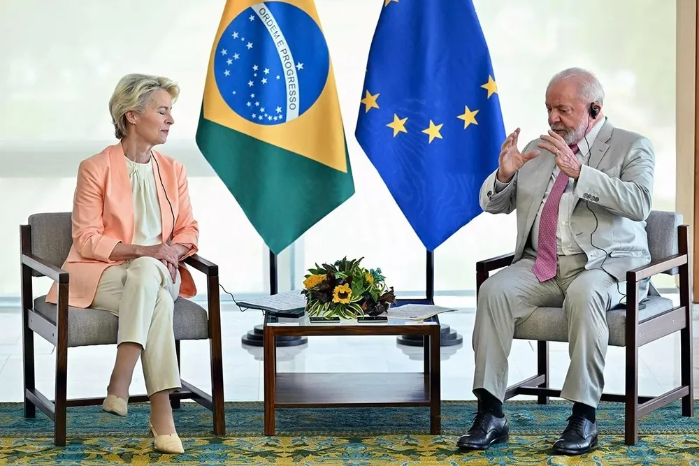 El contacto se produjo 48 horas después que Javier Milei, un durísimo crítico del Mercosur, se consagrara presidente electo de Argentina.