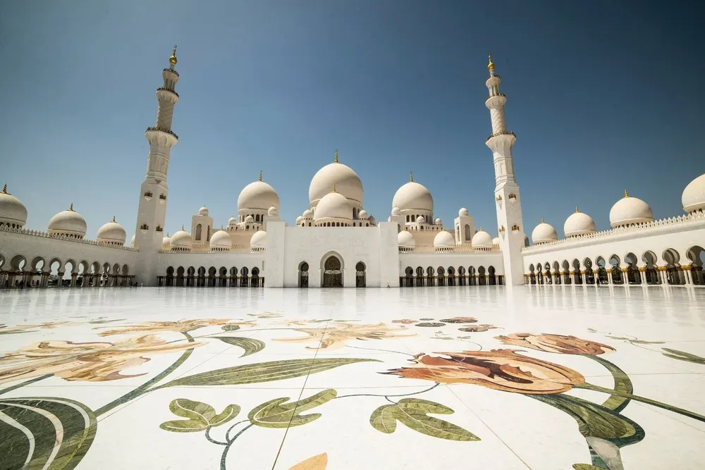 Misión comercial de empresarios con Ceres en Dubái. Mezquita Sheikh Zayeb o Gran Mezquita de Abu Dhabi
