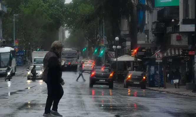 El meteorólogo adelantó cuánto lloverá en el país