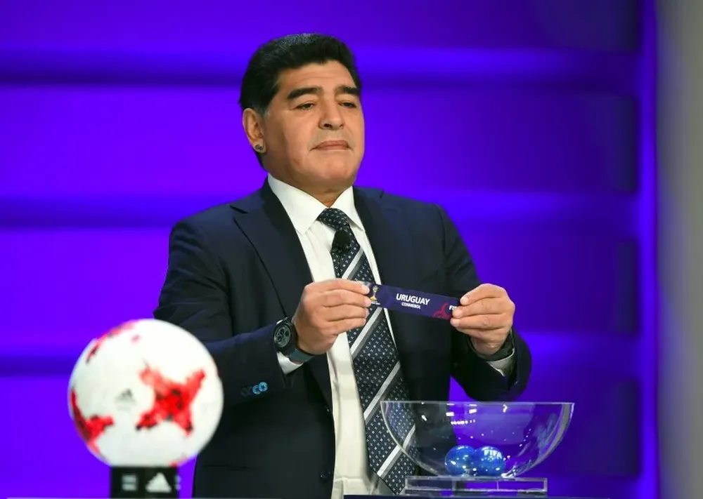 Diego Maradona sacó la bolilla de Uruguay