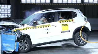 Auto durante una prueba de seguridad de Latin NCAP.