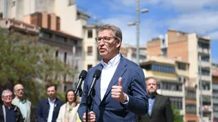 El presidente del PP, Alberto Núñez Feijóo, en declaraciones a periodistas en Girona