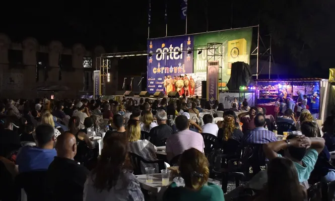 Tablado en la Rural del Prado.