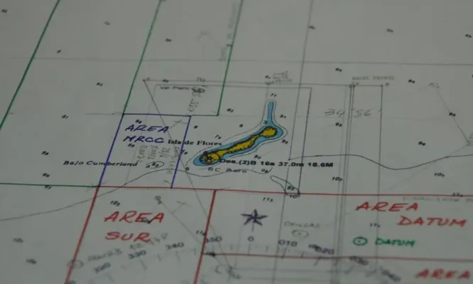 Una puerta atrapada en redes de pesca reabre misterio aéreo