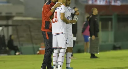 Munúa dio la lista de 30 para la Copa y tiene dudas por lesiones; Yacob está descartado