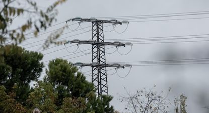 La luz vuelve a subir en España