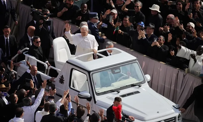 Leon XIV inicia su pontificado con una misa en el Vaticano: Es la hora del amor