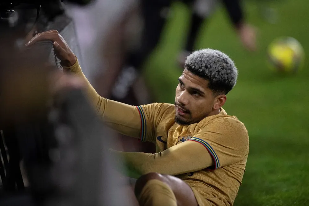 Ronald Araujo contra Real Betis