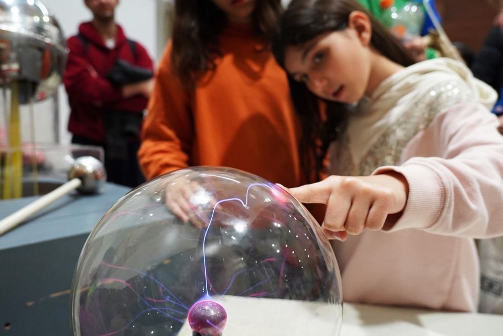 “La Noche de las Ciencias” ofrece más de 80 actividades para el público de todas las edades.