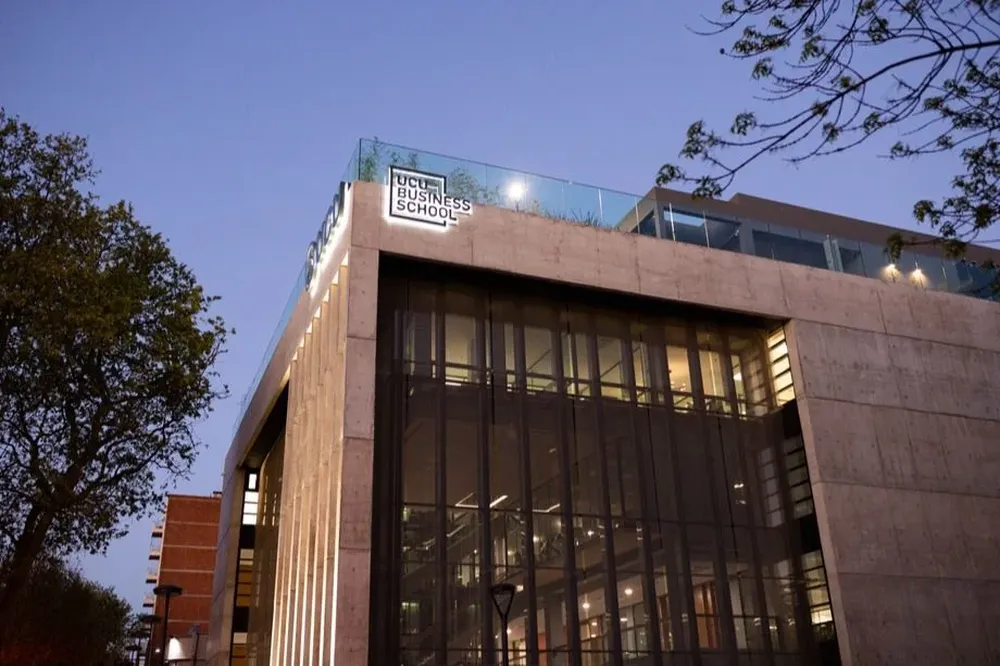 El Edificio Semprún de la Universidad Católica