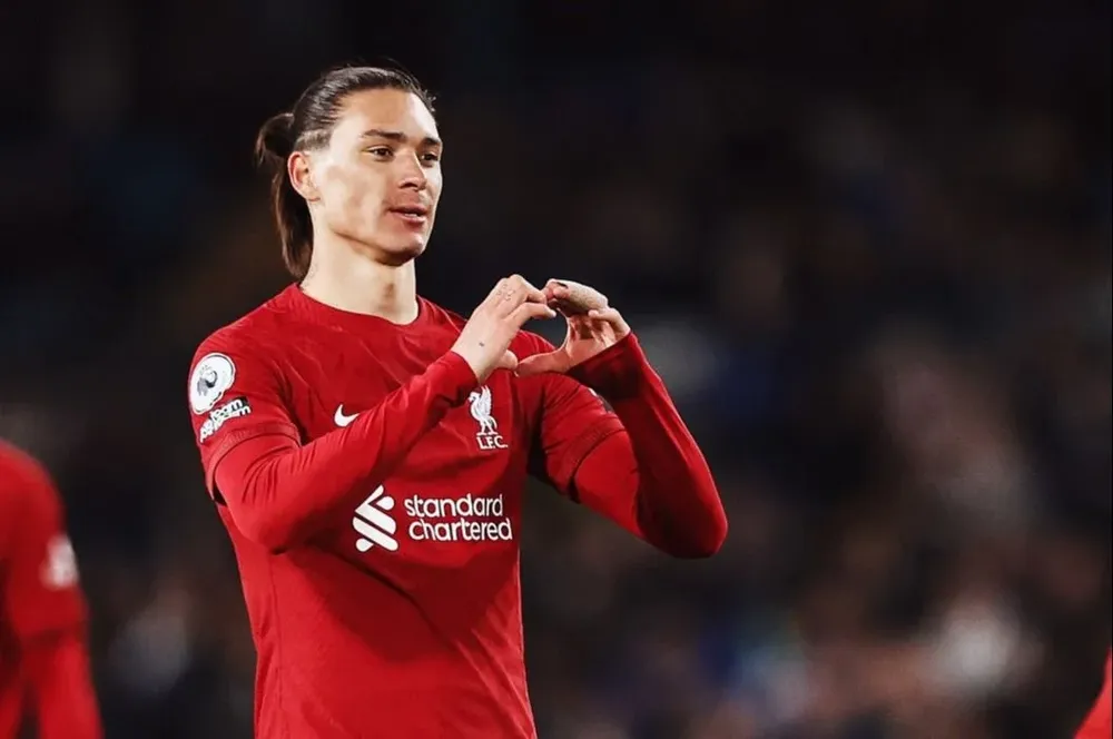 Núñez vuelve a comenzar como suplente en Liverpool