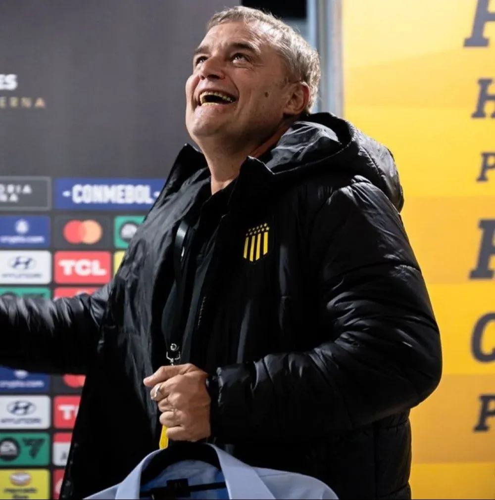 Aguirre quedó feliz con la goleada manya