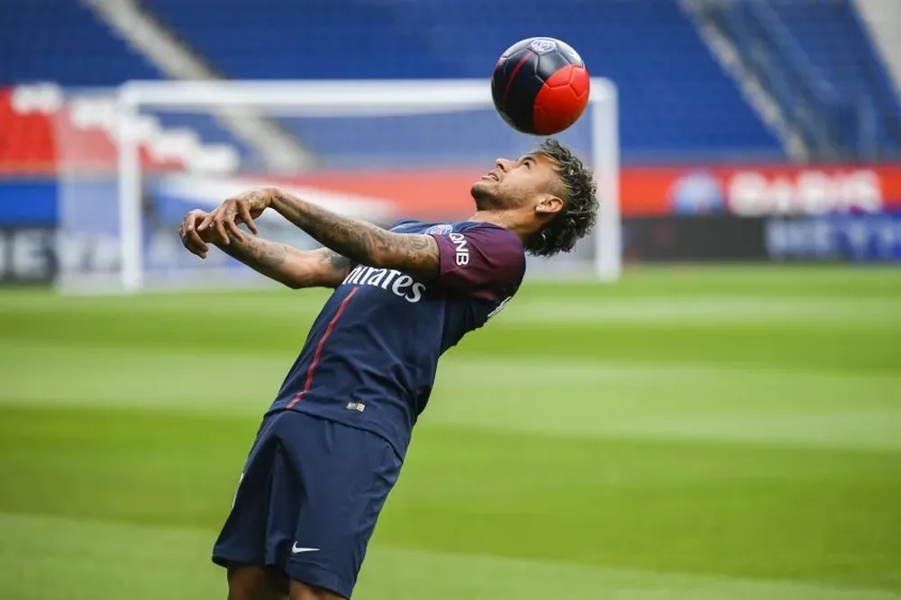 Neymar en su presentación como jugador de PSG
